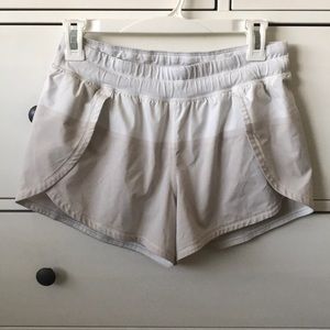 Lululemon Shorts (white/beige size 6)